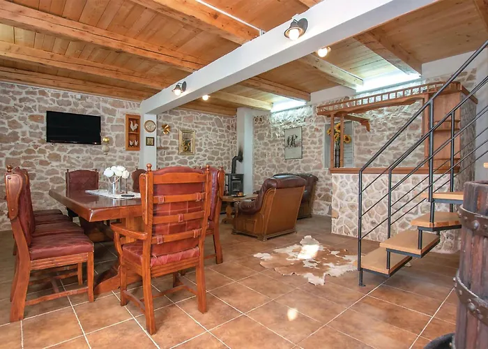 2 Bedroom In Nevest *